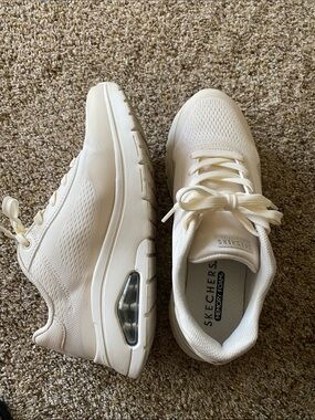 Skechers Women's Cream/Off-White Lace-Up Memory Foam Sneakers